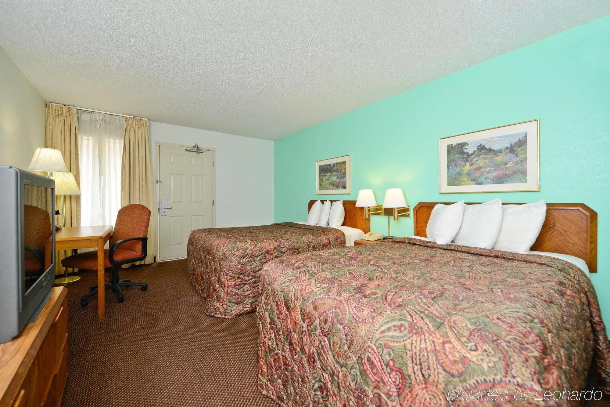 Americas Best Value Inn And Suites Overland Park Room photo