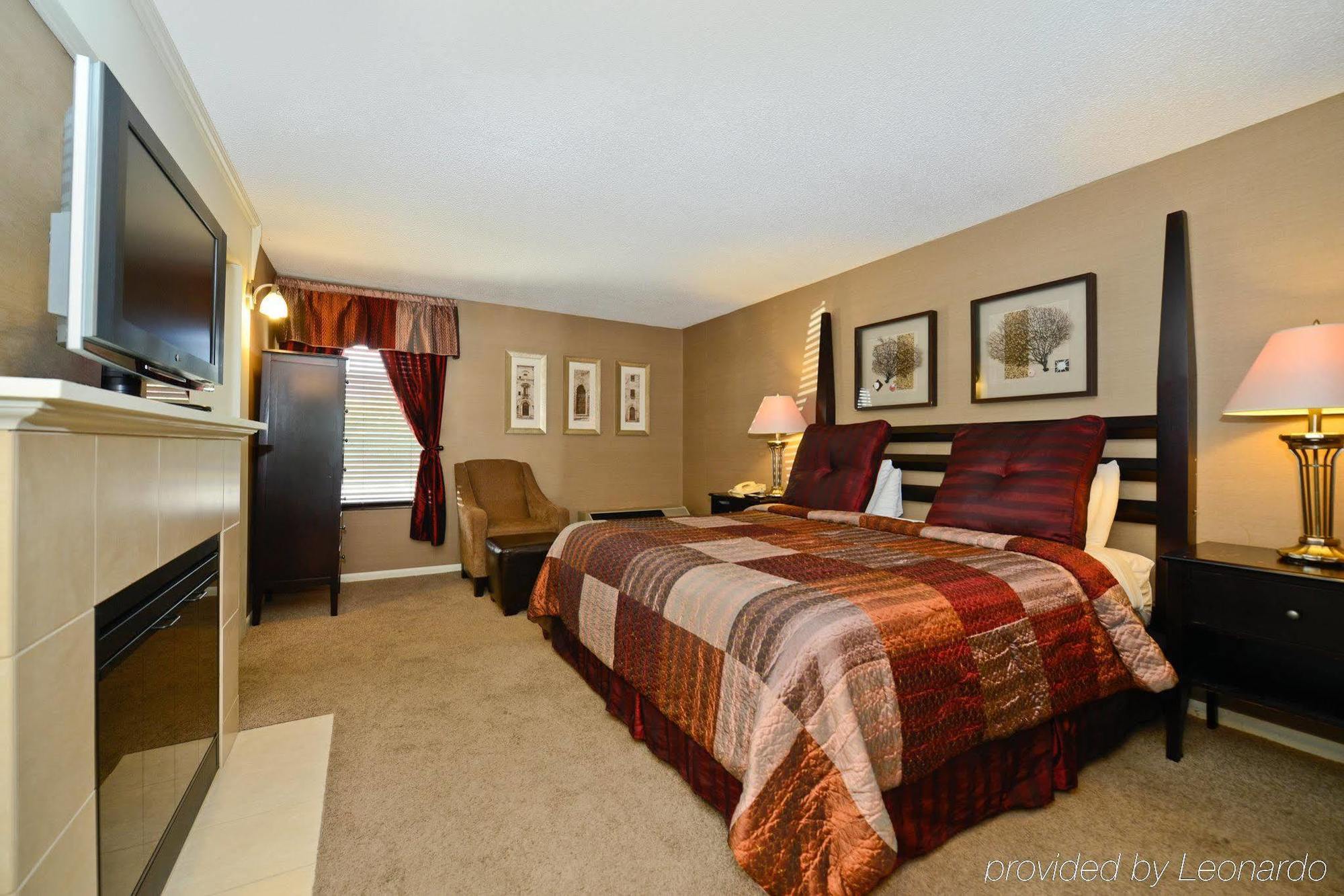 Americas Best Value Inn And Suites Overland Park Room photo